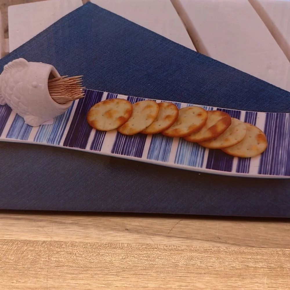 DEI CERAMIC tray amd fish toothck holder
